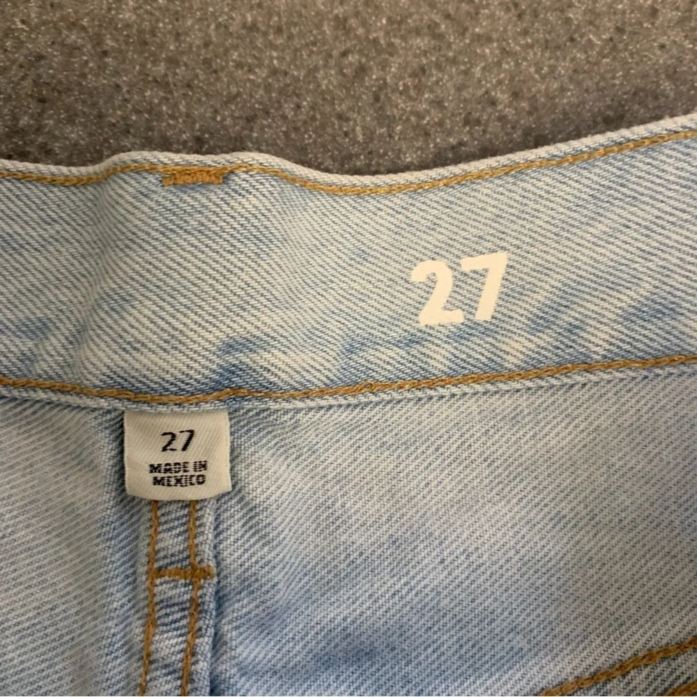 J. Crew relaxed fit denim jean shorts Size 27 minimalist basic vacation beach